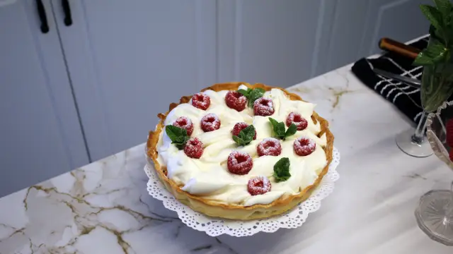 Tarta de chocolate blanco y frambuesas