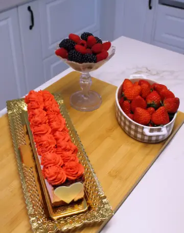 Tarta de San Valentin decorada con la crema de mantequilla