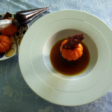 Vista Top brownie con mandarina a la canela