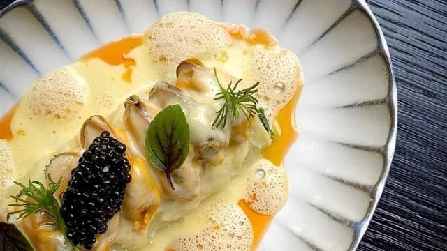 Suquet de patatas, mejillones en escabeche y Alioli ligero.