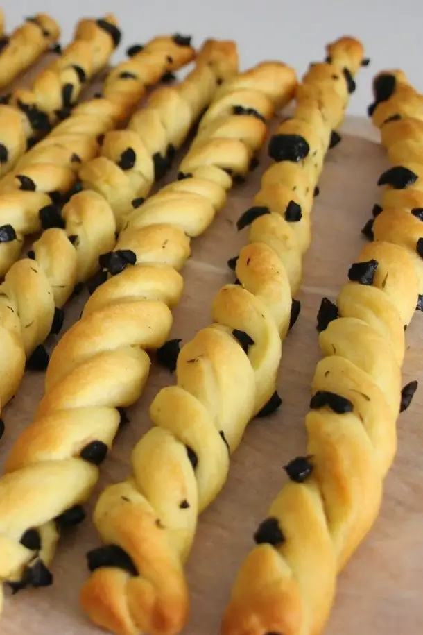 Palitos grisines Italianos de aceitunas negras