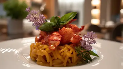 Fideos con Bogavante Nivel Michelin: El Secreto de la Crema de Bogavante